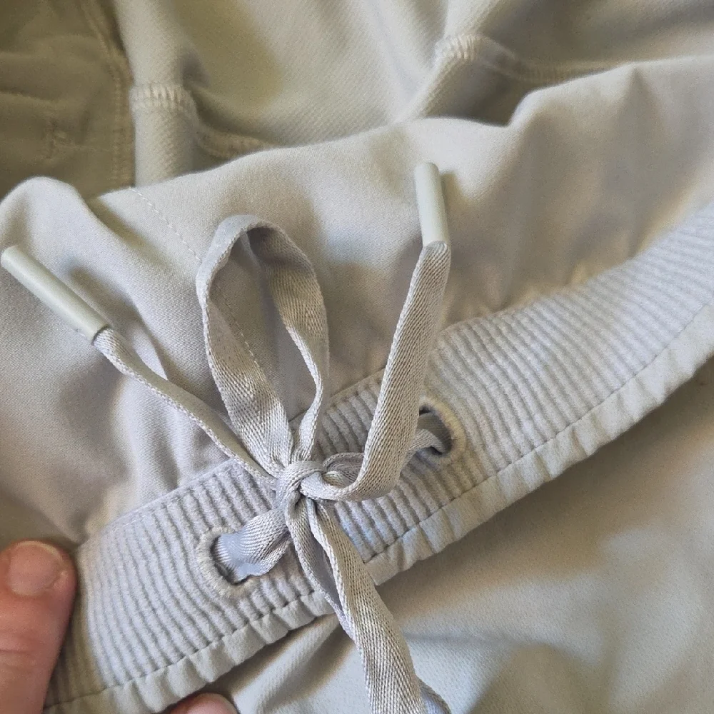 Lululemon Men's Classic Gray Pants